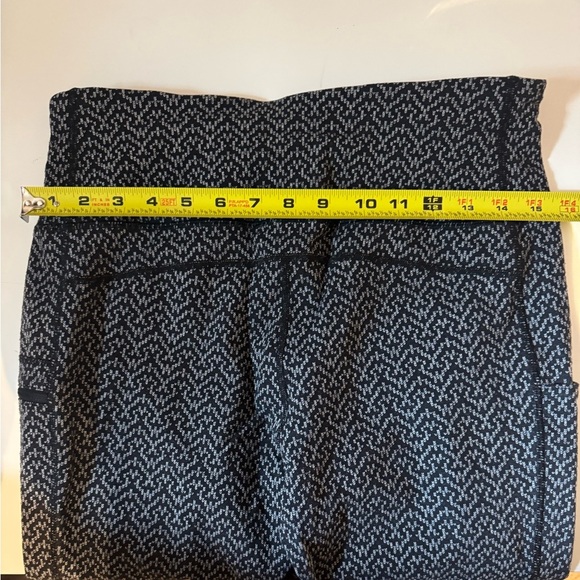 Title Nine Daily Decathlon Running Leggings Black/Gray Size M - Picture 9 of 12